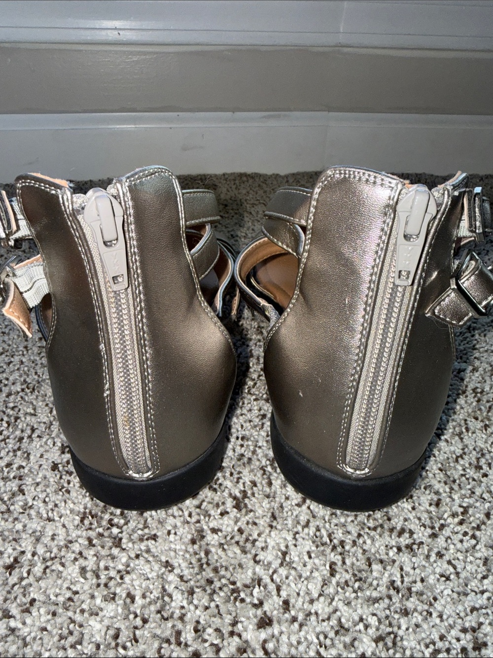 comfortview Metallic Silver Strappy Sandals with Red Jewel Accents - Picture 4 of 8